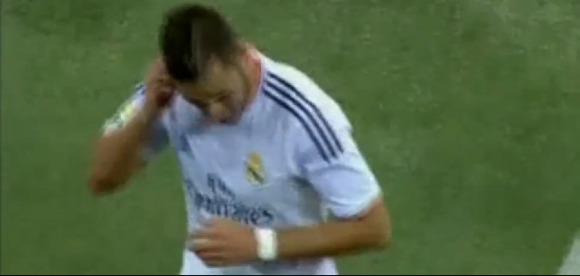 Benzema-oido-pitada-2013-canalplus.jpg
