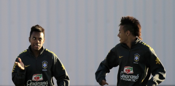 neymar-robinho-brasil-reuters.jpg