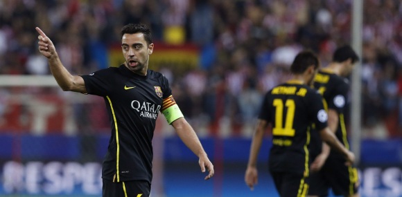 xavi-senala-dedo.jpg