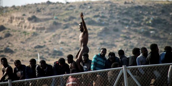inmigrantes-melilla-valla.jpg