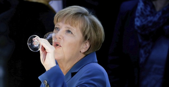 merkel-bebe-efe.jpg