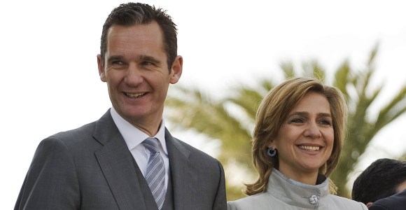 Urdangarin-Infanta-2013-sonrisas-efe.jpg