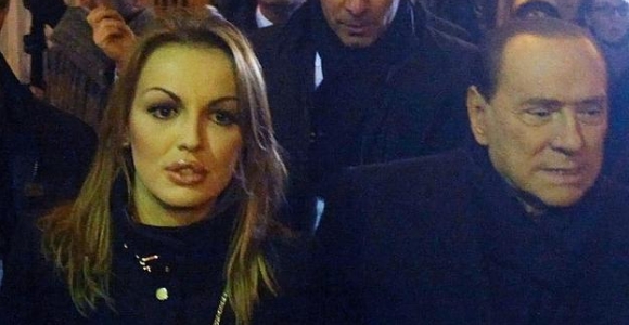 berlusconi-novia-efe.jpg