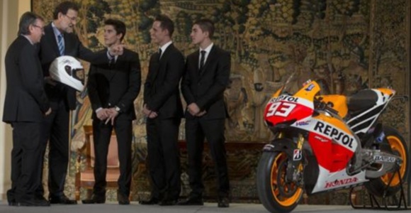 rajoy-motos-moncloa.jpg