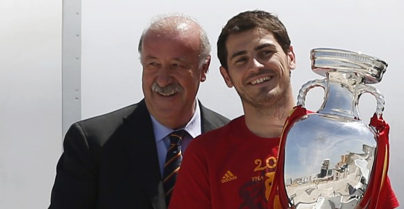 DelBosque-Casillas-Celebracion-euro-2012-reuters.jpg