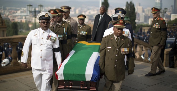 feretro-mandela-reuters.jpg
