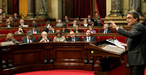 mas-parlamento-catalan-23-1-efe.jpg