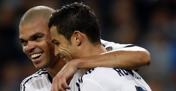 Pepe-CR7-celebra-2013-efe.jpg