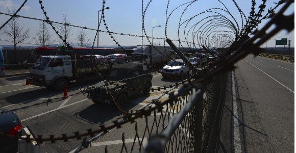 Corea-frontera-alambrada-2013-reuters.jpg