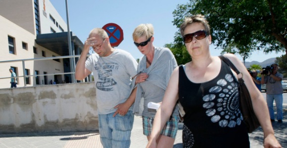 familiares-joven-terra-mitica-efe.jpg