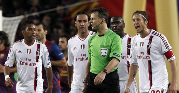 Milan-protestas-arbitro-2013-EFE.jpg
