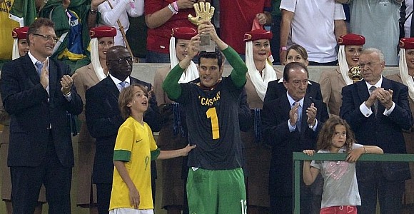 casillas-julio-cesar.jpg