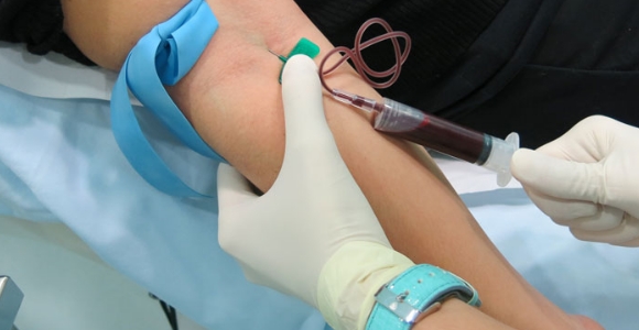 analisis-aguja-sangre-efe.jpg