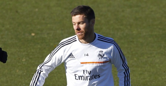 Xabi-Alonso-entreno-2014-efe.jpg