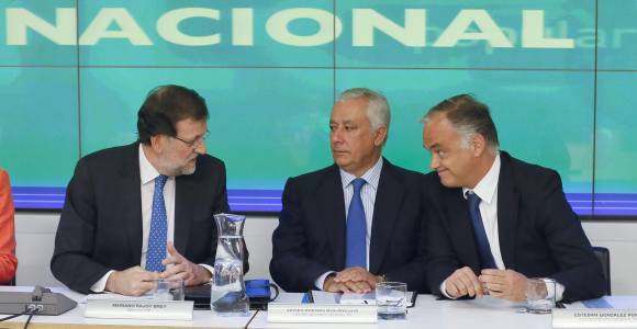 rajoy-arenas-pons-efe.jpg