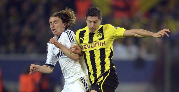 Lewandowski-Modric-RM-2013.jpg