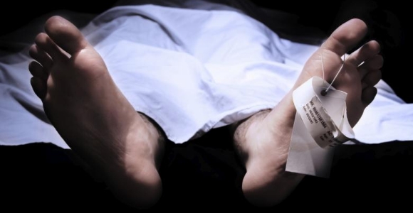 autopsia-cadaver-pies.jpg