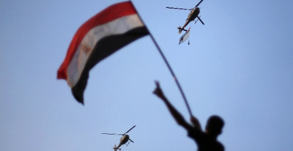 egipto-bandera-helicopteros.jpg