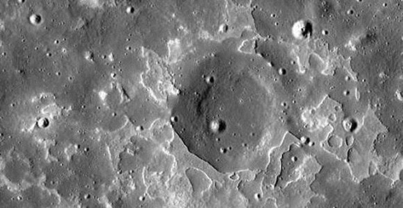 luna-crater-nasa.jpg