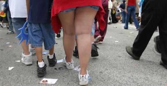 gente-caminando-calzado-efe.jpg