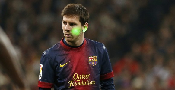 Messi-laser-bernabeu-2013-efe.jpg
