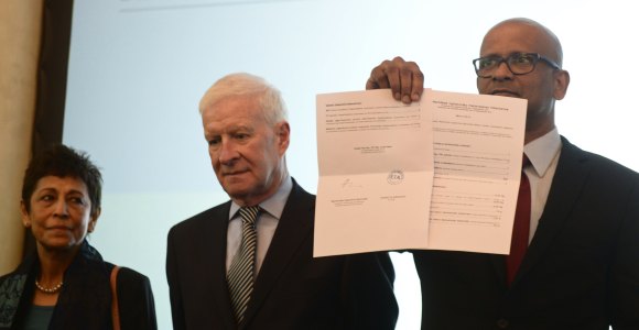 eta-entrega-armas-verificador.jpg