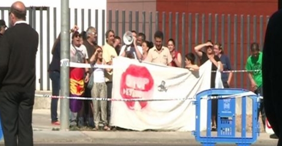 manifestantes-reina-merida.jpg