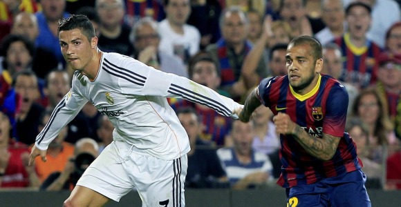 CR7-Alves-2013-clasico-EFE.jpg