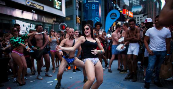 desnudos-times-square-reuters.jpg