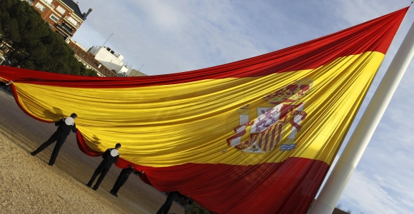 izado-bandera-colon-2012.jpg