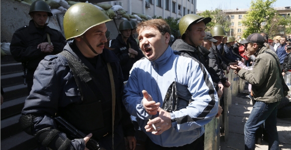 policia-prorruso-efe.jpg