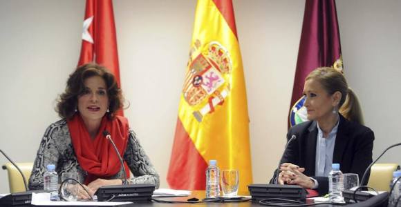 botella-cifuentes-efe2.jpg
