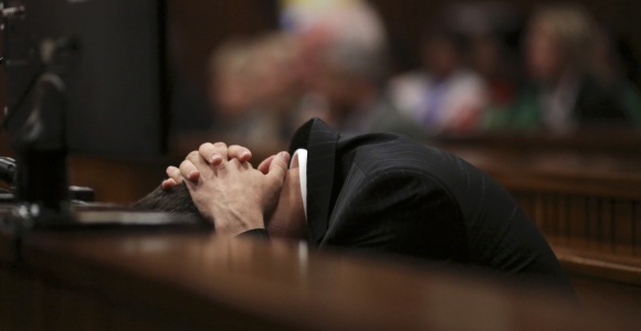 pistorius-agachado-reuters.jpg