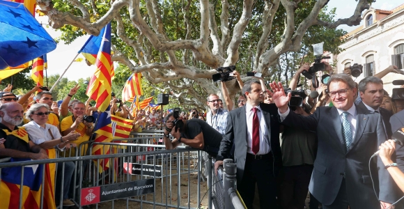 mas-saluda-efe.jpg