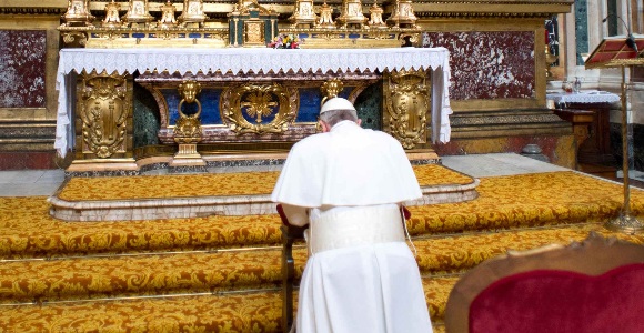 papa-reuters.jpg