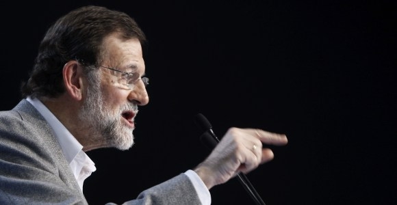 rajoy-senala-efe.jpg