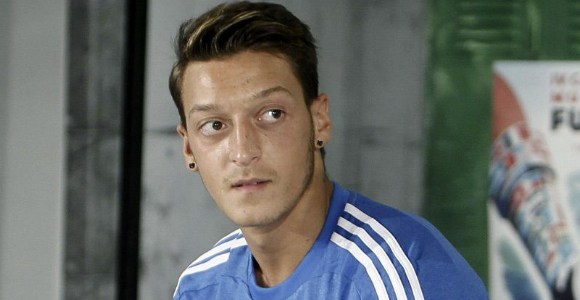 mesut-ozil-madrid.jpg