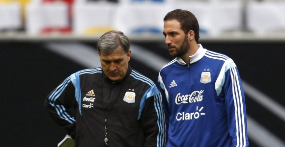 Martino-Higuain-2014-Reuters.jpg