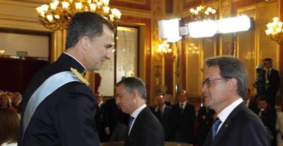 rey-mas-proclamacion-felipevi-efe-2014.jpg