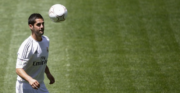 Isco-presentacion-toca-balon-2013-reuters.jpg