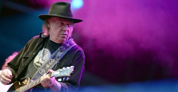 neil-young-efe.jpg