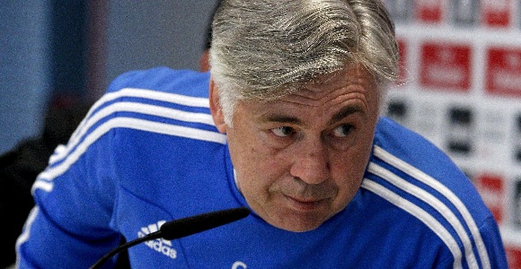 ancelotti-rp-agachado-efe.jpg