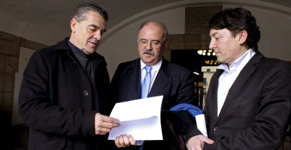 emilio-cubelos-samuel-folgueral-alcaldia-ponferrada-efe.jpg