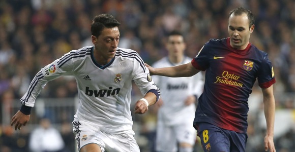 Ozil-Iniesta-2013-reuters.jpg