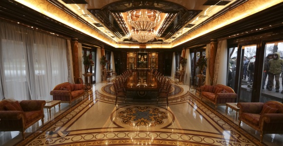 mansion-yanukovich-reuters.jpg