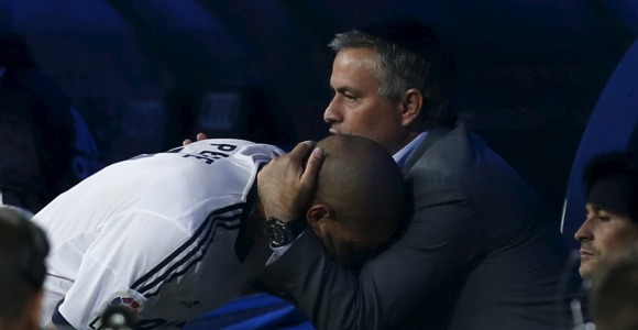 Pepe-abrazo-Mourinho-2012-efe.jpg