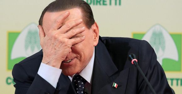 berlusconi-condena-mano-cara-efe.jpg