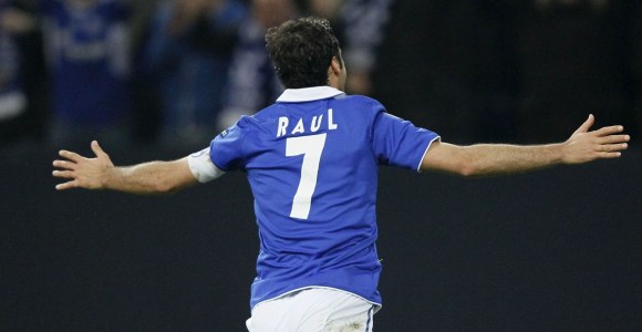 Raul-dorsal-Schalke-2012-efe.jpg