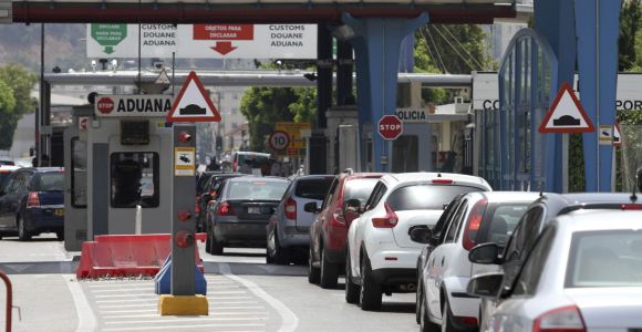frontera-gibraltar-efe-colas.jpg