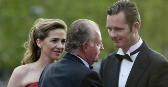 rey-urdangarin-efe-vestido-rojo-.jpg